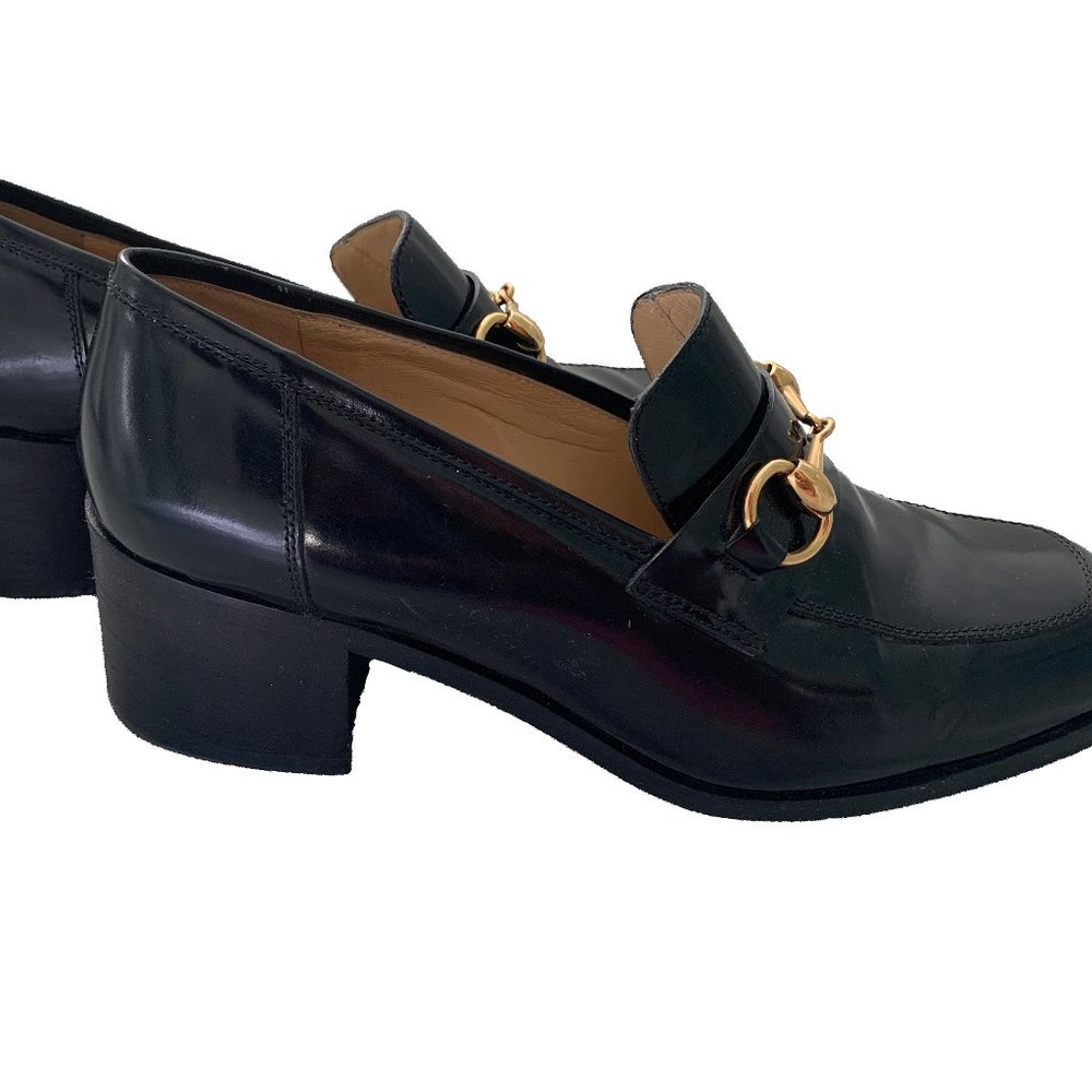 Leather buckle Gucci loafers
